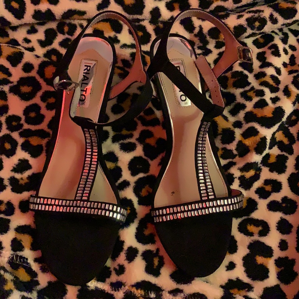 extremely comfortable small heels!